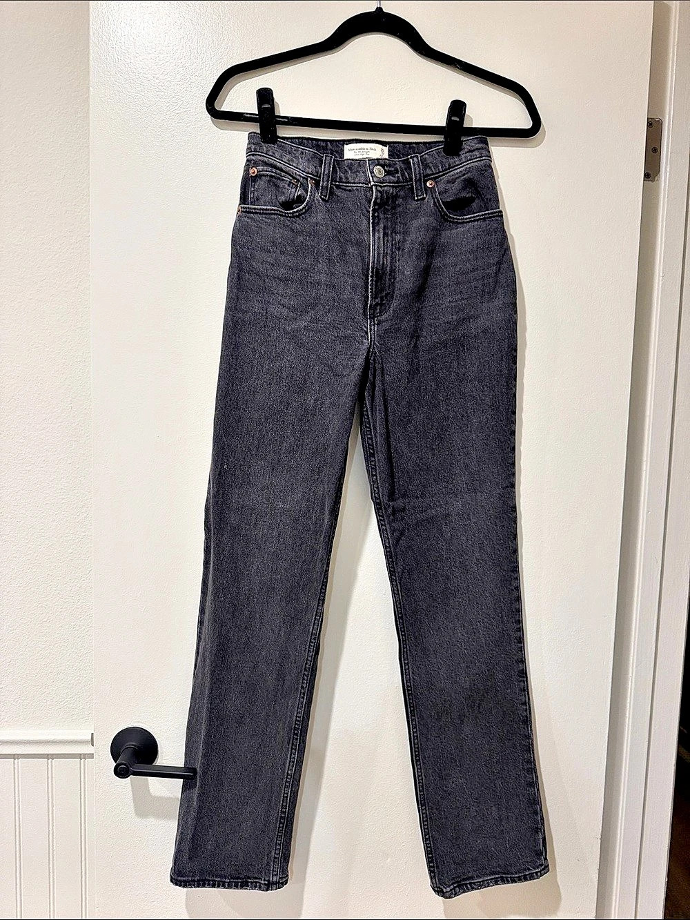 Abercrombie & Fitch 90s Straight Ultra High Rise Straight Leg Jeans Black Waist